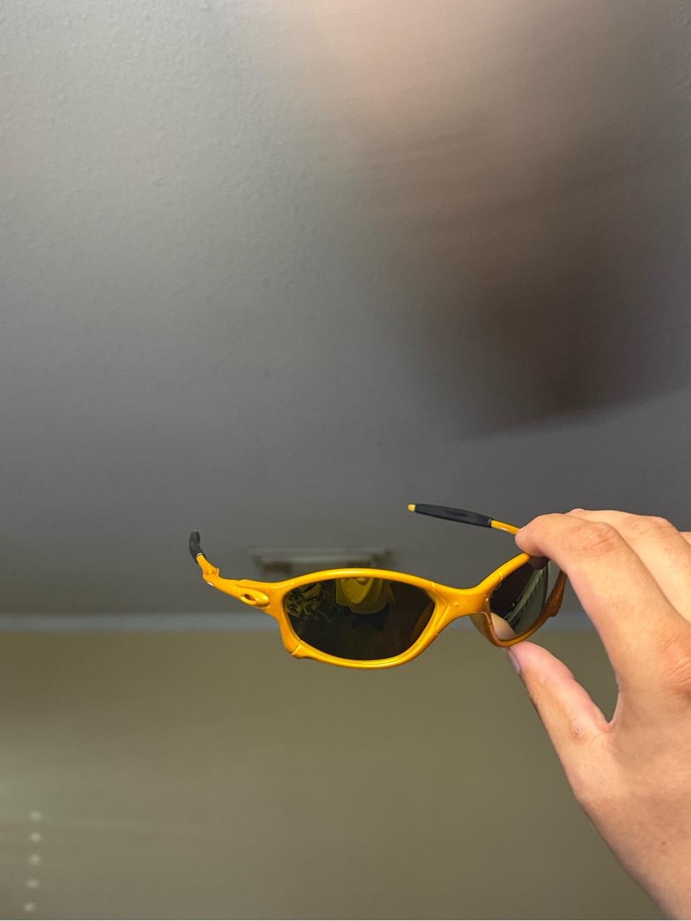 Oakley-style Yellow Sport Sunglasses with Dark Lenses Oakleys